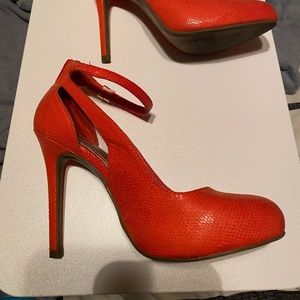 Jennifer Lopez Size 6 Heels